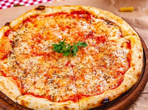 7 San Diego-area pizzerias among best spots in California, study says